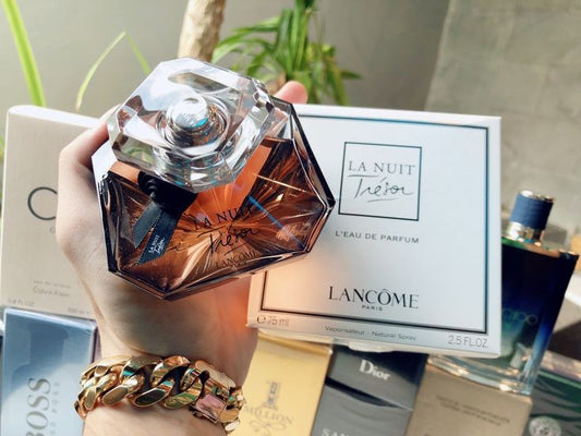 La nuit tresor eau du parfun /عطر نسائي لنوي تريزور