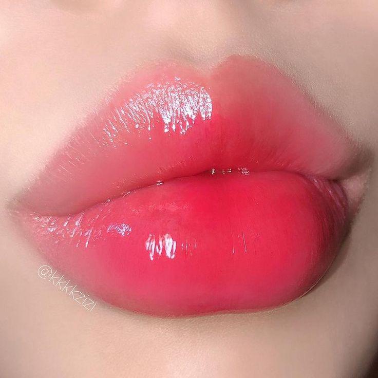 Transparent lip changing colour gloss